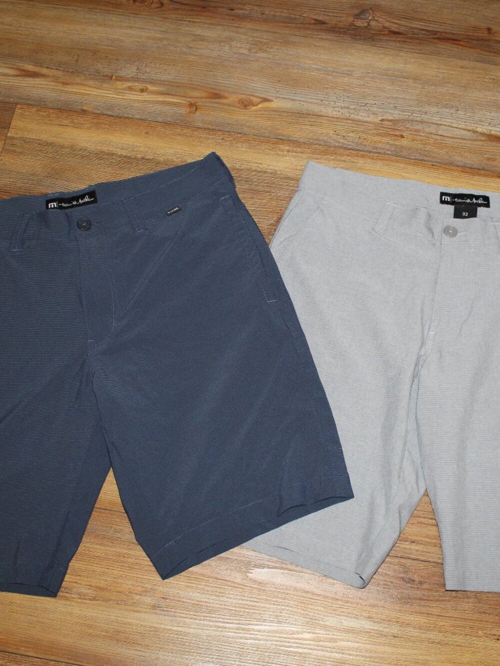 TRAVIS MATHEWS MENS SHORTS SIZE 32 GRAY BLUE